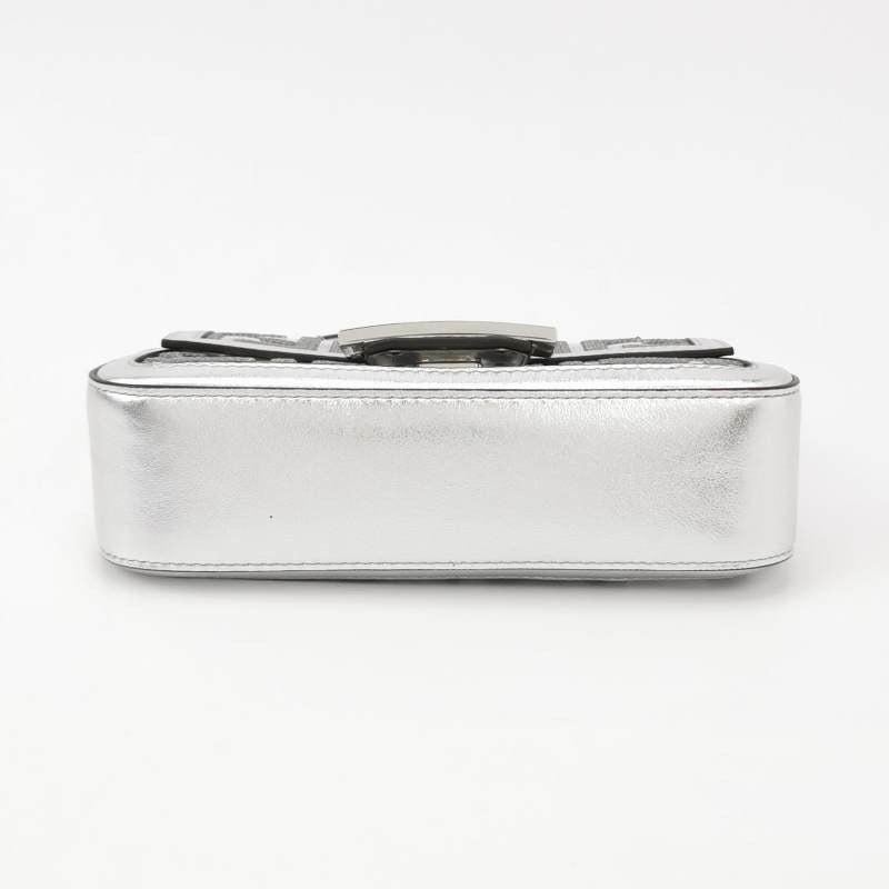 Fendi Baguette Mini Fendi x Nicki Minaj Silver PVC and Leather Crossbody Bag In Excellent Condition For Sale In AUBERVILLIERS, FR
