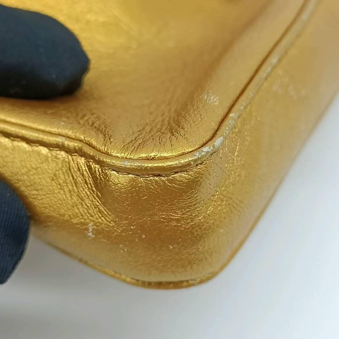 Fendi baguette mini in nappa oro con tracolla in perline in vendita 5