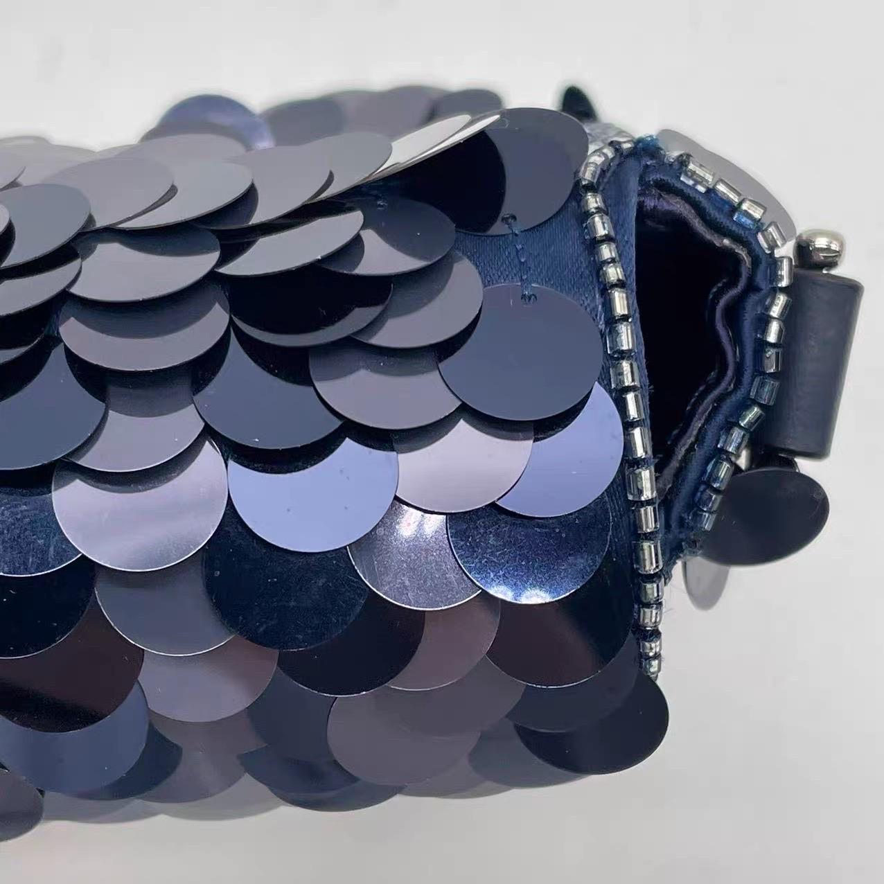 Fendi Baguette Mini Navy Sequins Chain Strap Crossbody Bag en vente 14
