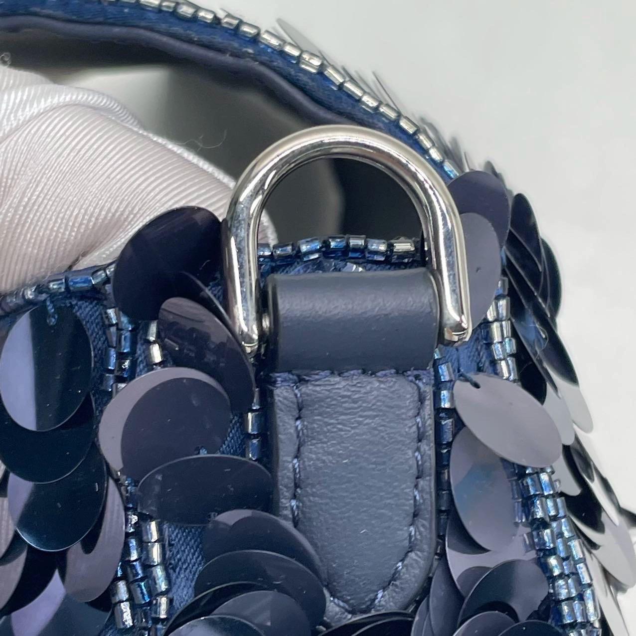 Fendi Baguette Mini Navy Sequins Chain Strap Crossbody Bag en vente 15