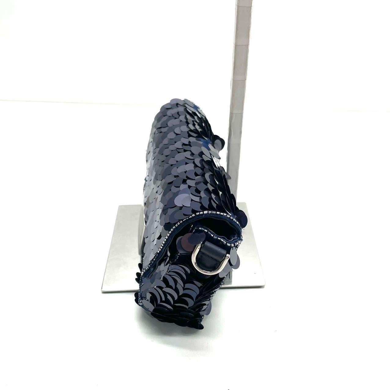 Fendi Baguette Mini Navy Sequins Chain Strap Crossbody Bag en vente 4