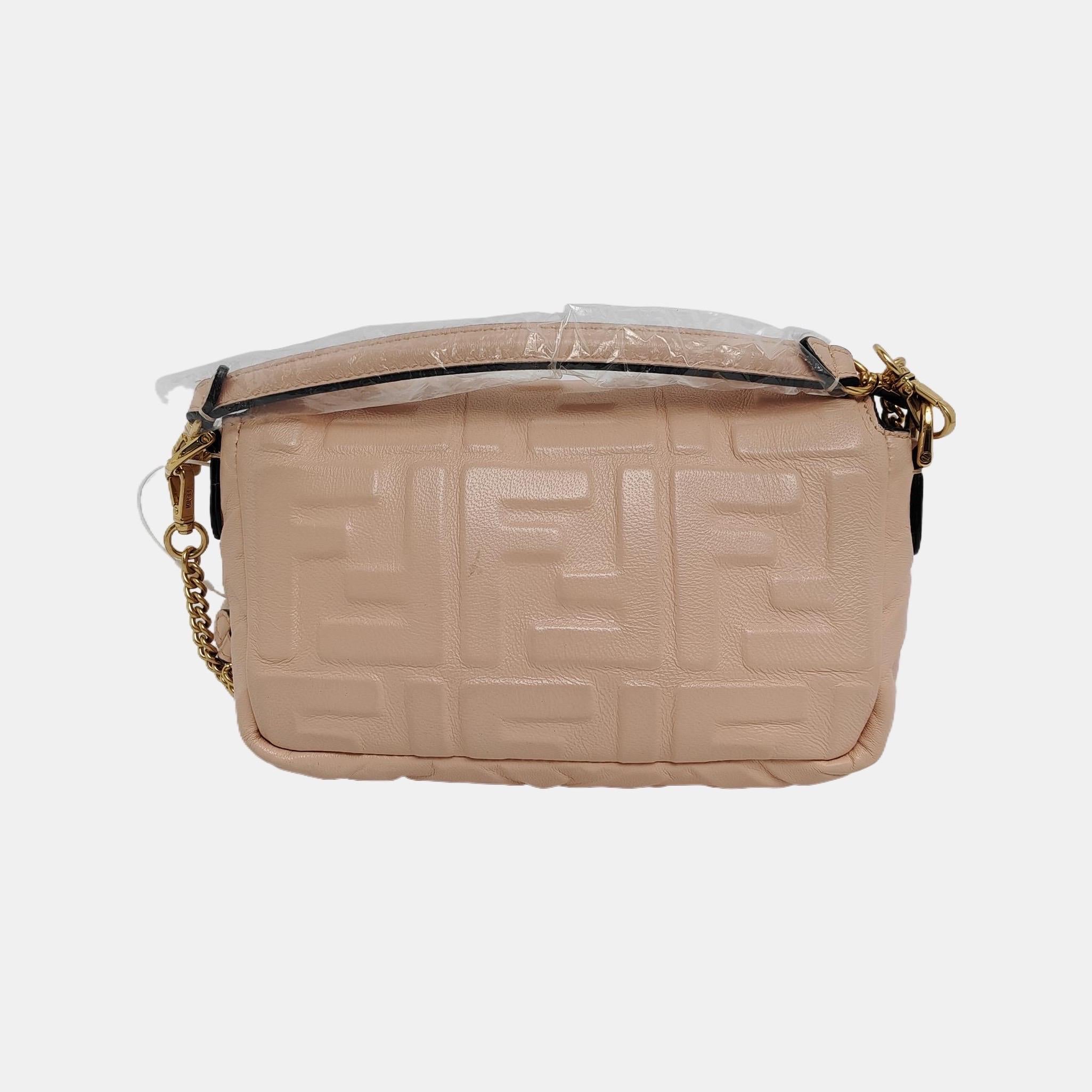 Fendi Baguette Mini Pale Pink Nappa Leather Crossbody Bag In Good Condition For Sale In AUBERVILLIERS, FR