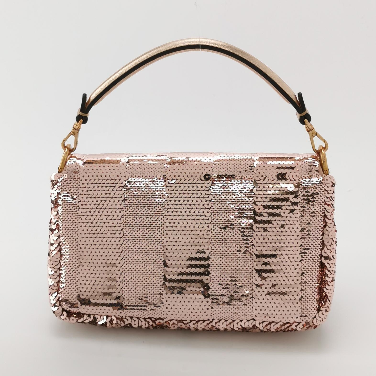 Donna Fendi Baguette Mini Rosa Glitter Paillettes Borsa a tracolla Speciale San Valentino in vendita
