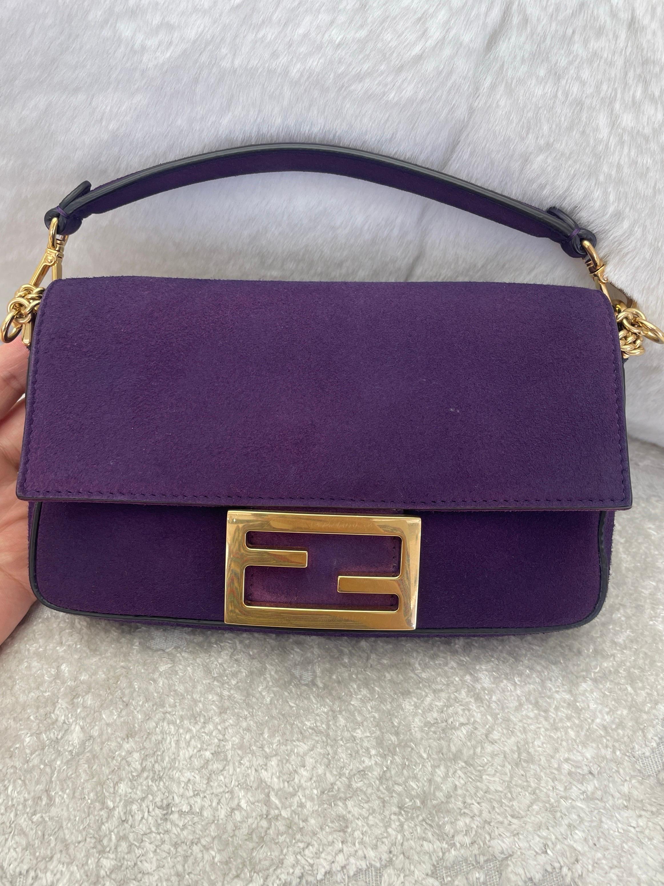 Fendi Baguette Mini Purple Suede Gold Hardware Crossbody Bag In Excellent Condition For Sale In AUBERVILLIERS, FR