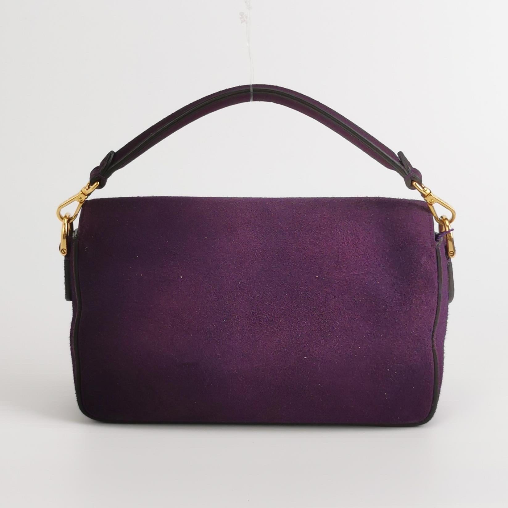 Fendi Baguette Mini Purple Suede Gold Hardware Crossbody Bag en vente 2