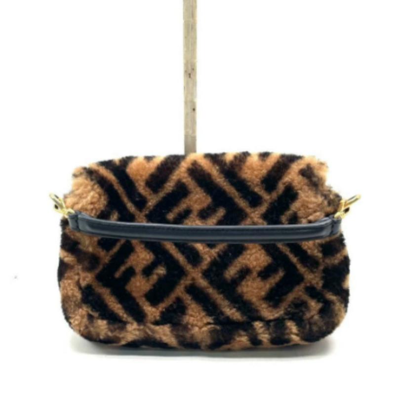 Fendi Baguette Mini Shearling Vitello Dolce Marco FF Tobacco Black Brown Zucca In Excellent Condition For Sale In AUBERVILLIERS, FR