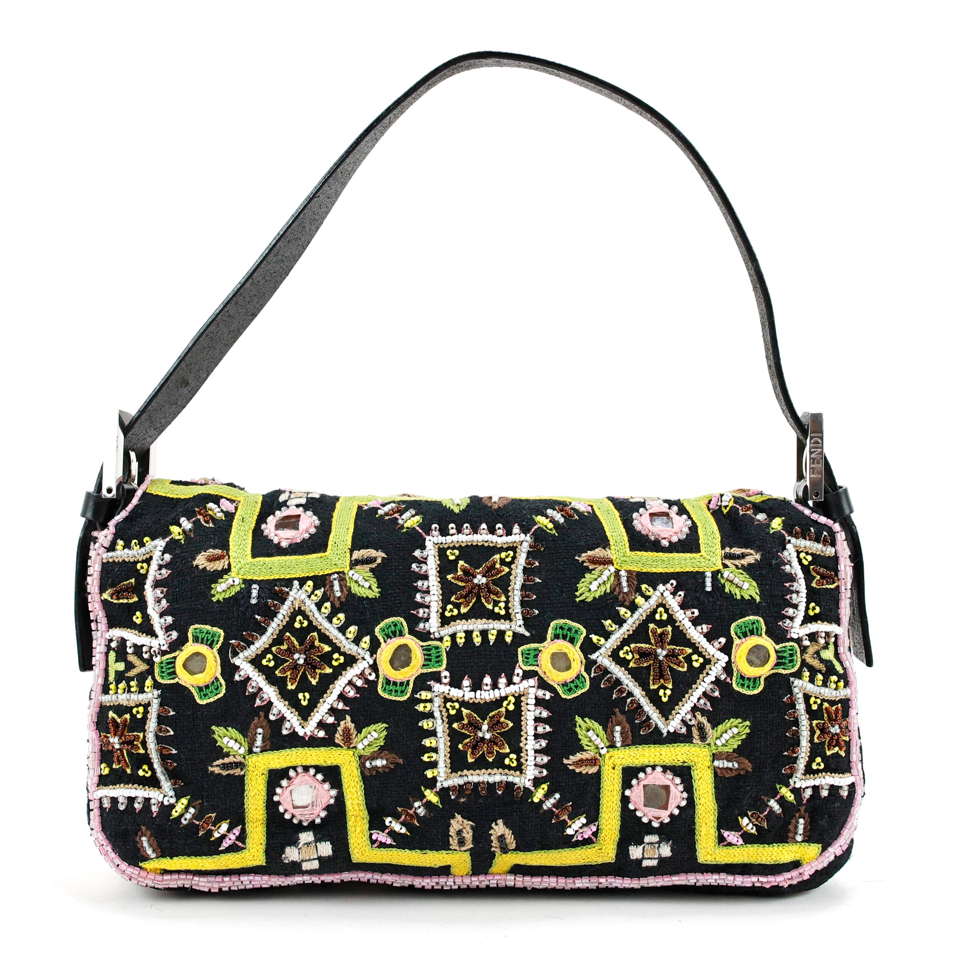 Rare Fendi Baguette Mirror / Beads Embroidery bag in black canvas with multicolor beads throughout, silver hardware.

Condition:
Really good.

Packing/accessories:
Dustbag.

Measurements:
26cm x 18cm x 4cm