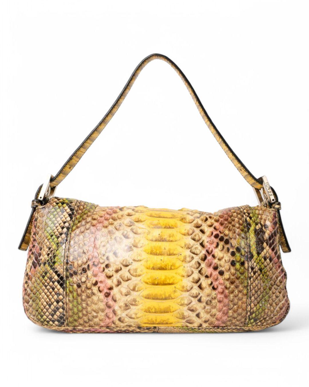 Fendi Baguette MM Pitón Multicolor Amarillo en Excelente Estado en Torre Del Greco, IT