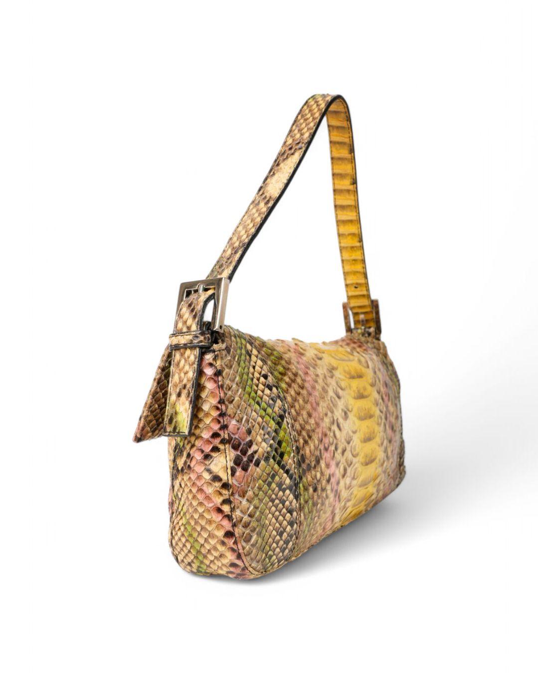 De las mujeres Fendi Baguette MM Pitón Multicolor Amarillo