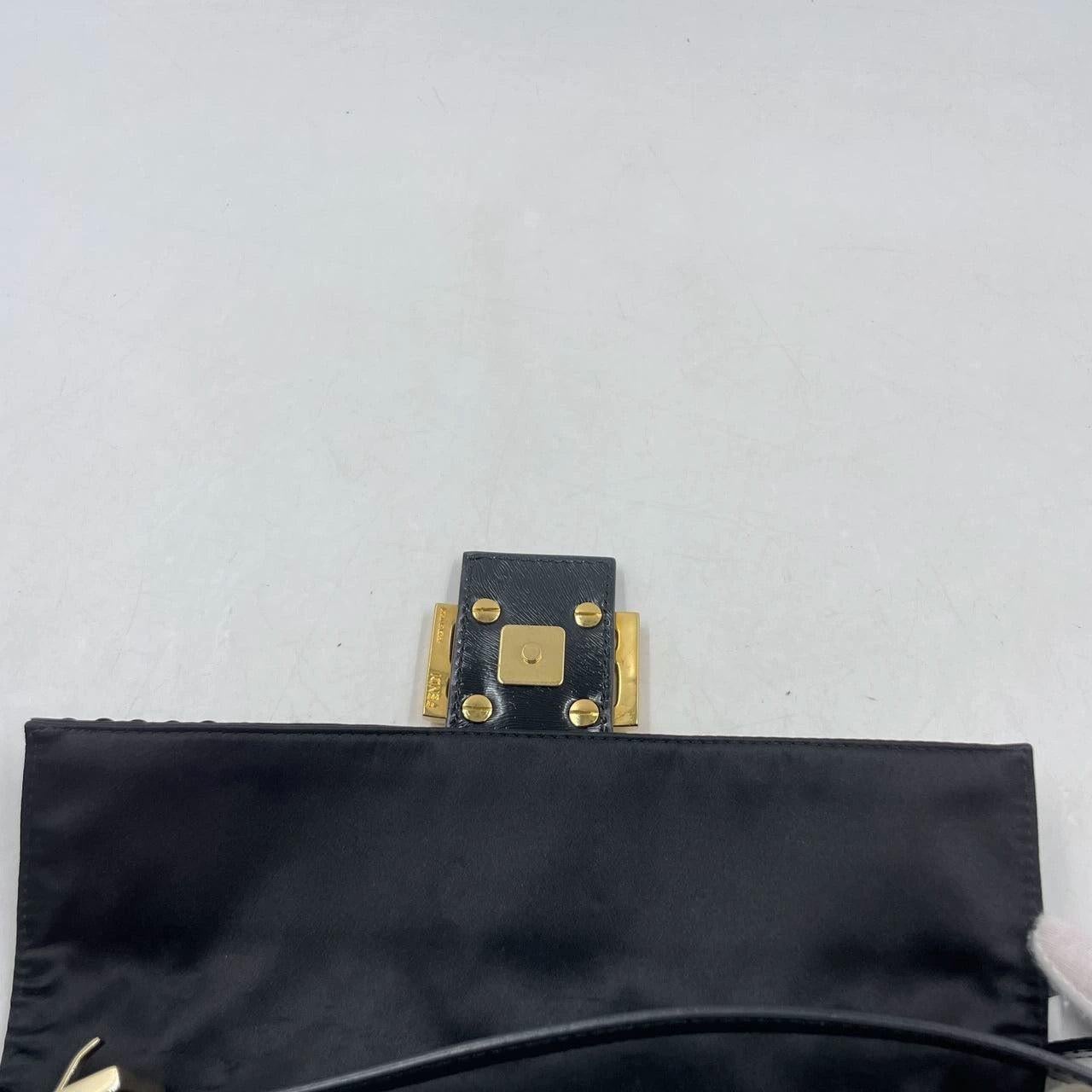 Fendi Baguette Multicolor Button Embroidered Leather Shoulder bag For Sale 12