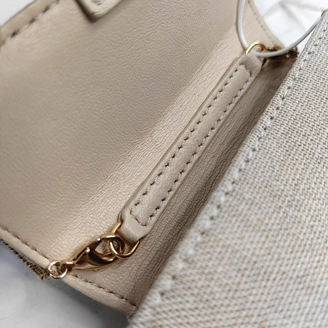 Fendi Baguette Nano Multicolore Canvas Chain Strap Crossbody Bag en vente 4
