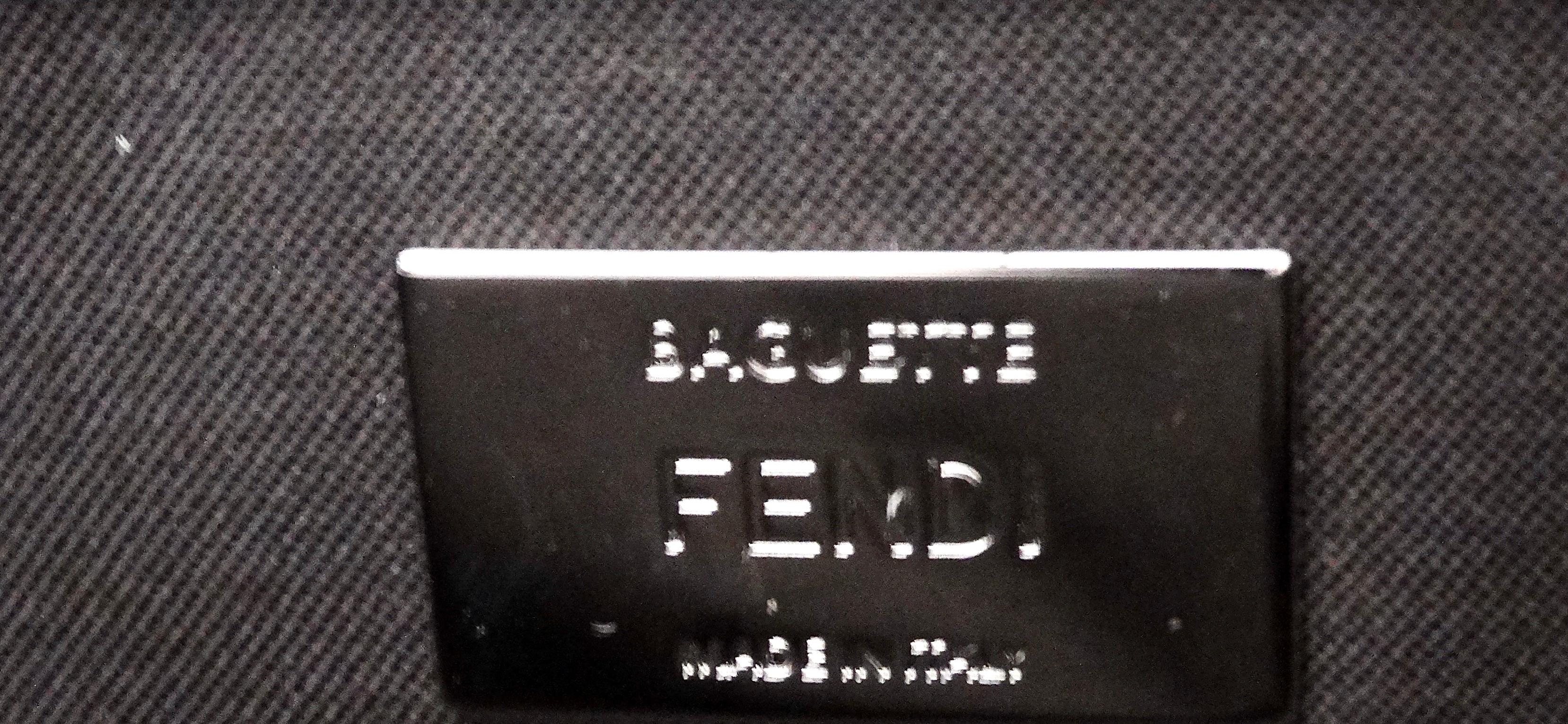 Fendi Baguette Nicki Minaj Capsule Umhängetasche im Angebot 11