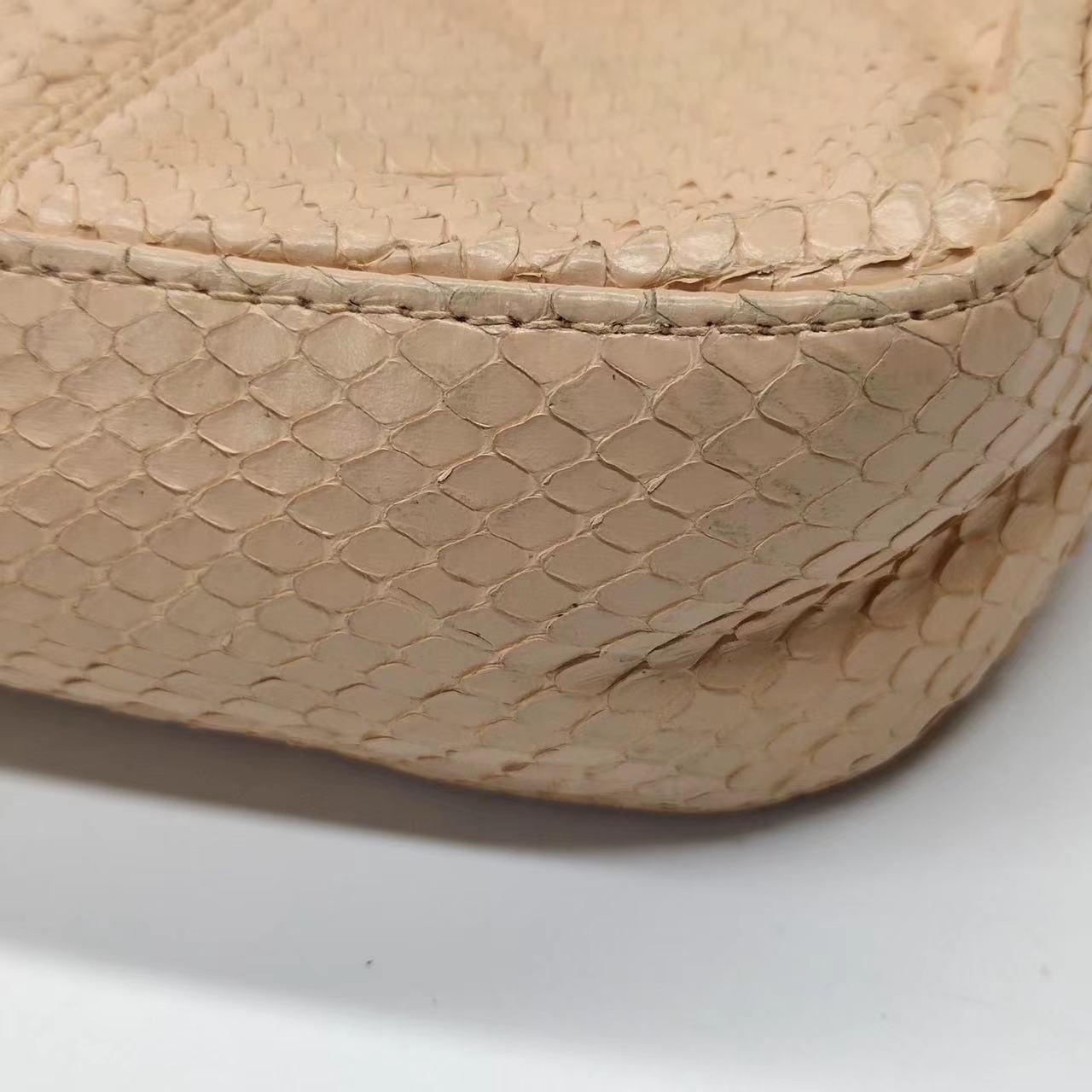 Fendi baguette nude pink python leather shoulder bag For Sale 6