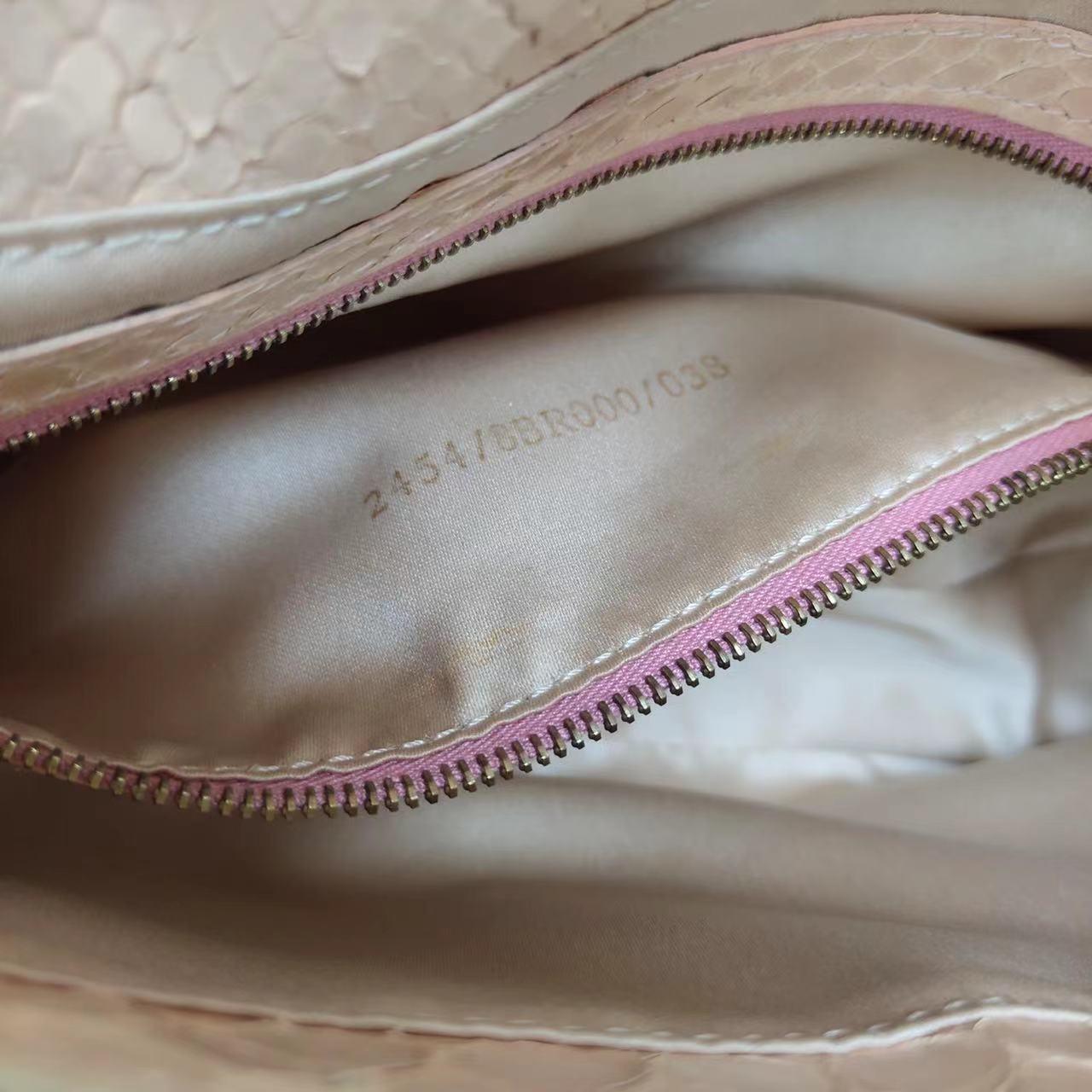 Fendi baguette nude pink python leather shoulder bag For Sale 11