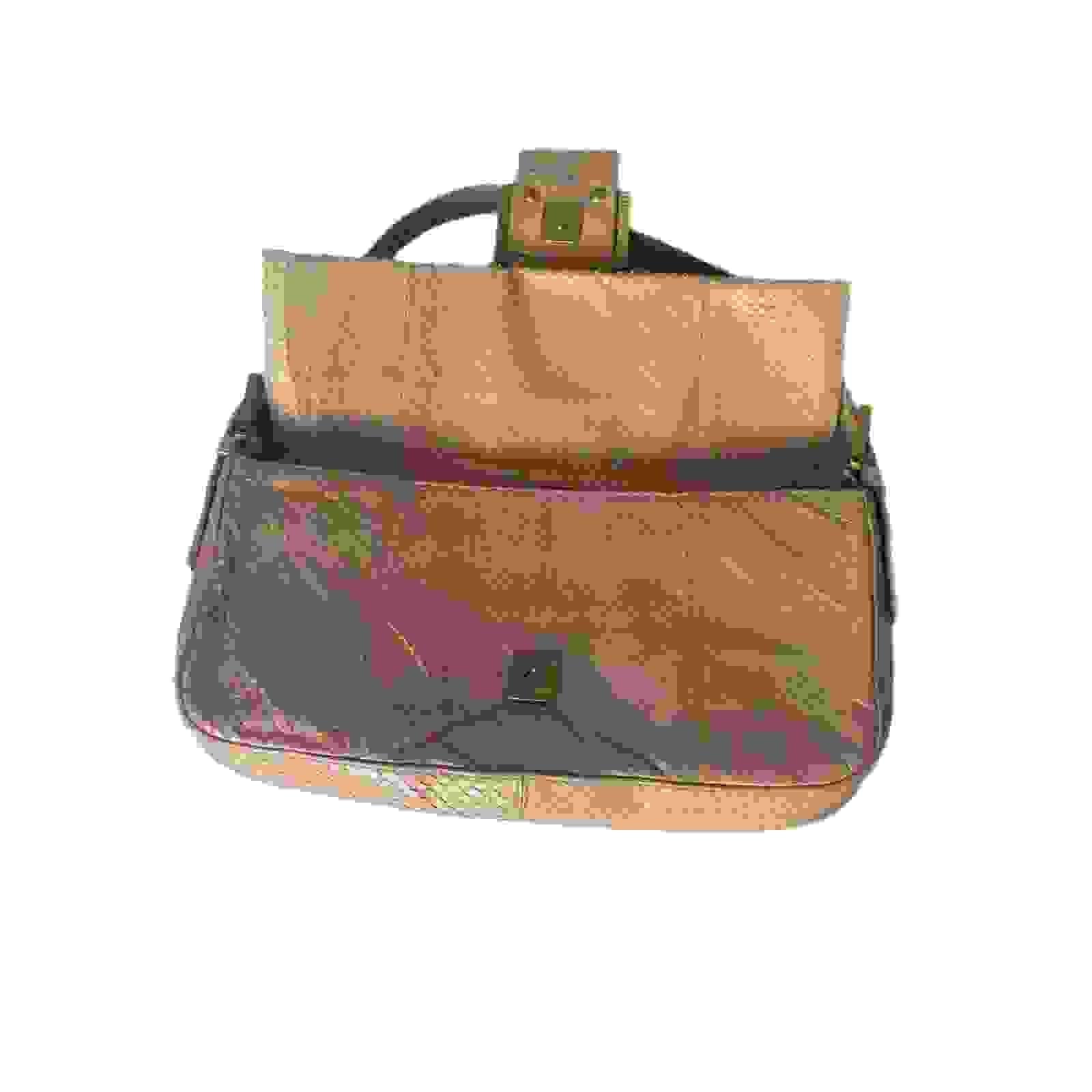 Fendi baguette nude pink python leather shoulder bag For Sale 1