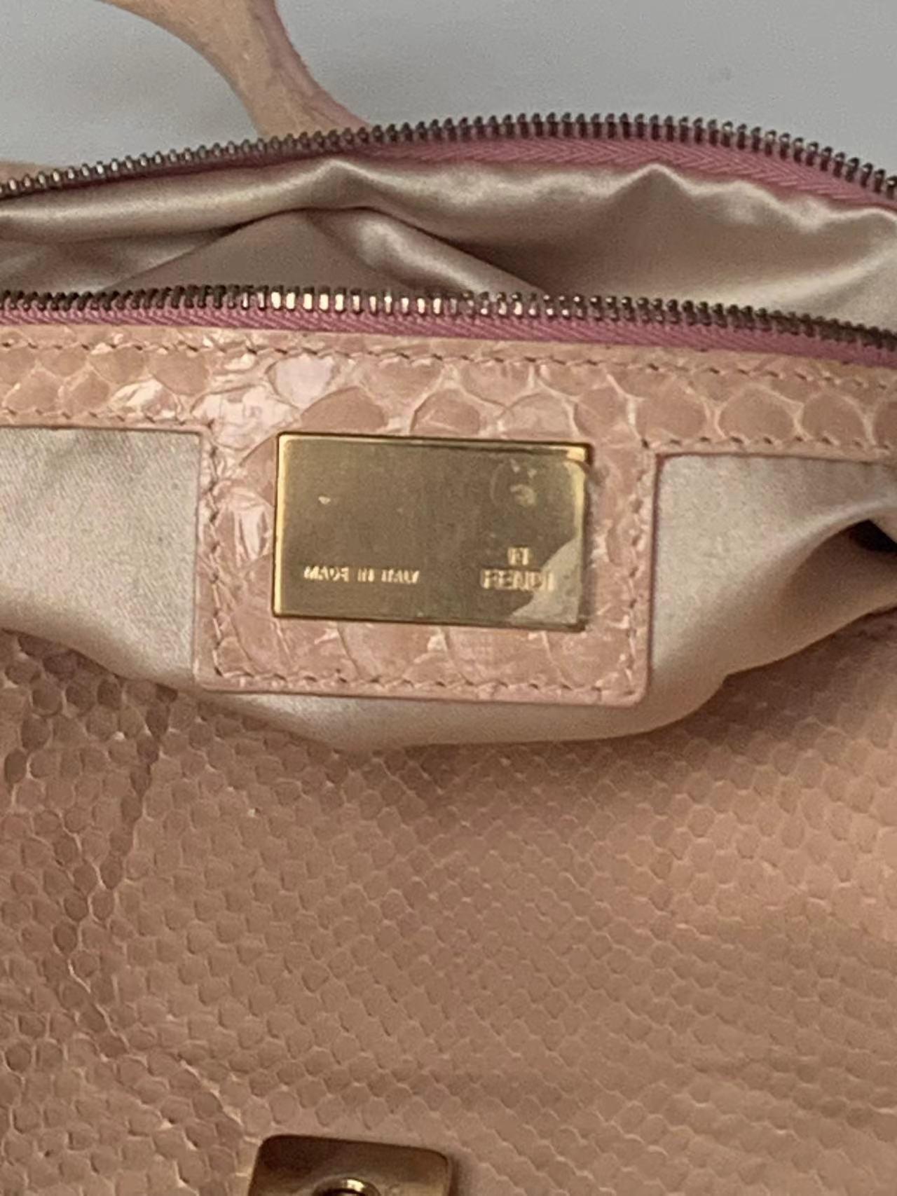Fendi baguette nude pink python leather shoulder bag For Sale 2