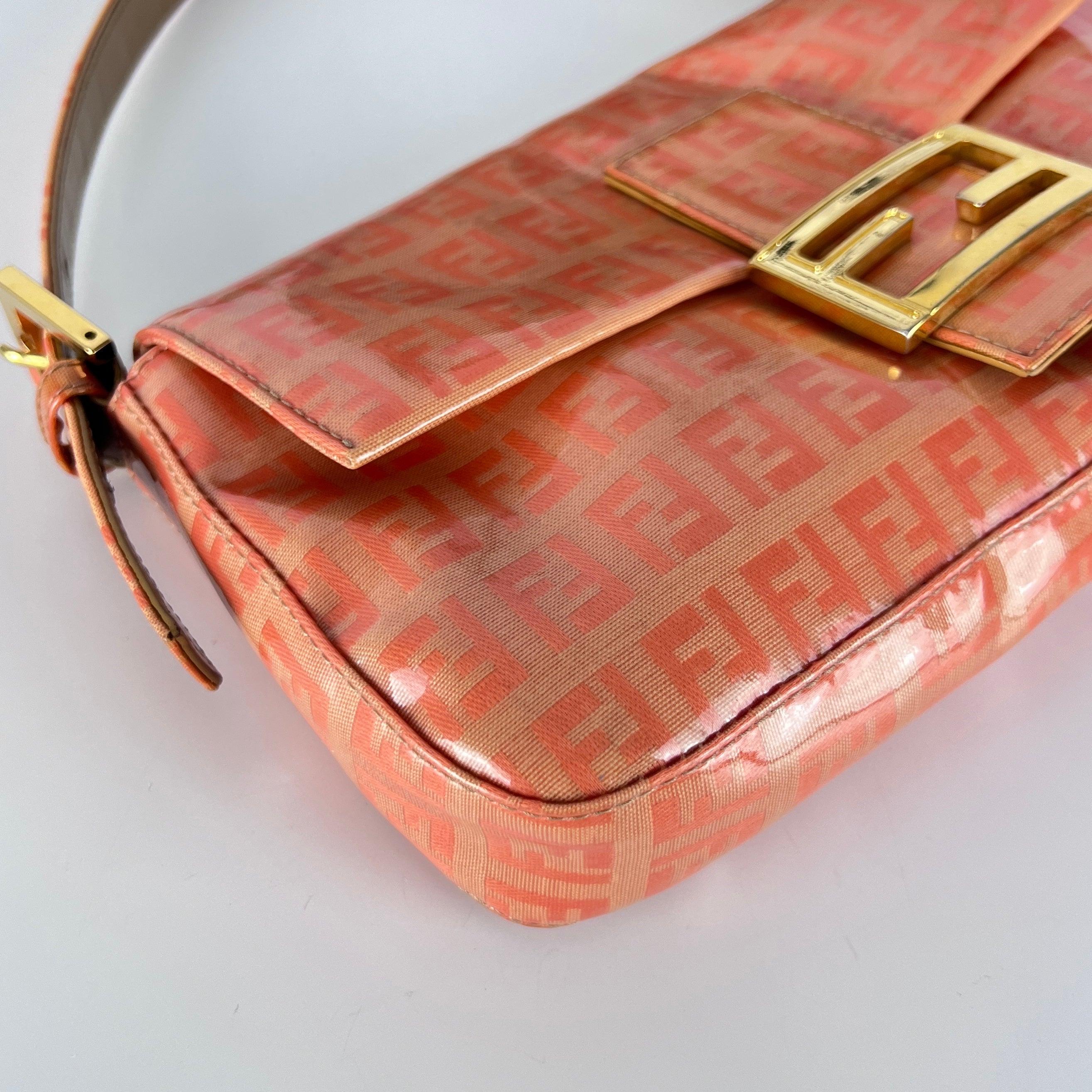 Fendi Baguette Orange Zucca Vinyl Shoulder Bag Bon état - En vente à SAINT-OUEN-SUR-SEINE, FR