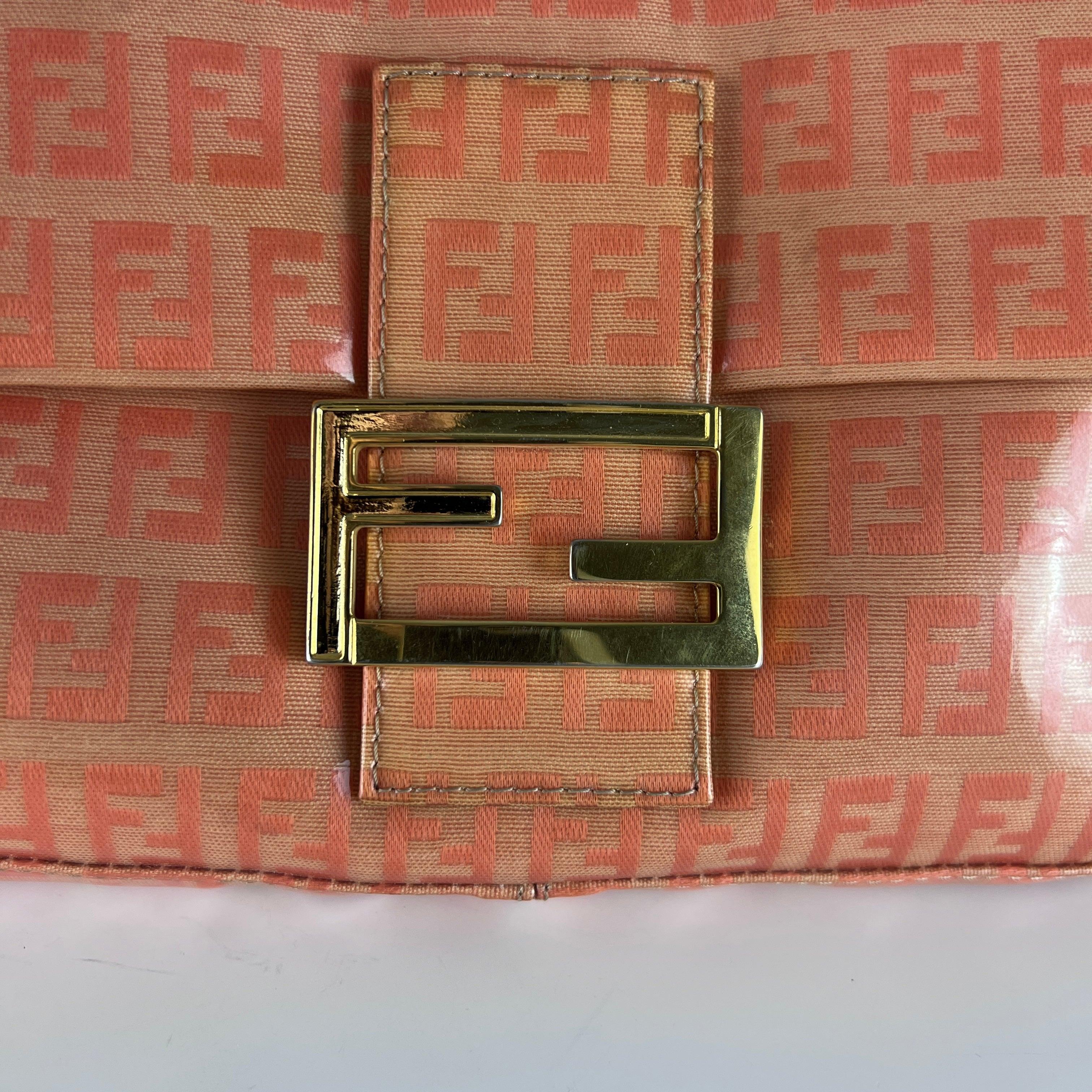 Fendi Baguette Orange Zucca Vinyl Shoulder Bag Unisexe en vente