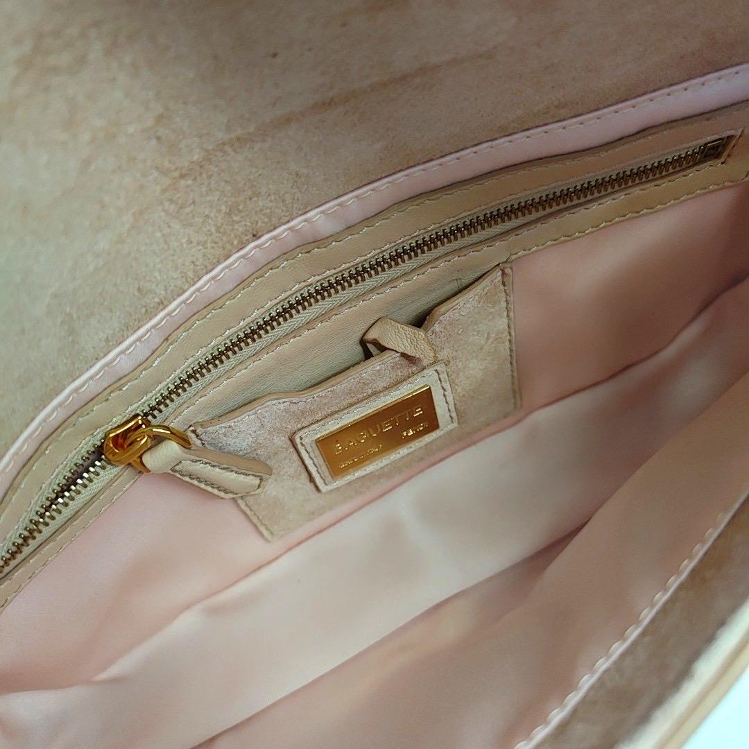 Fendi Baguette en cuir rose avec fleurs Boucle transparente en vente 16