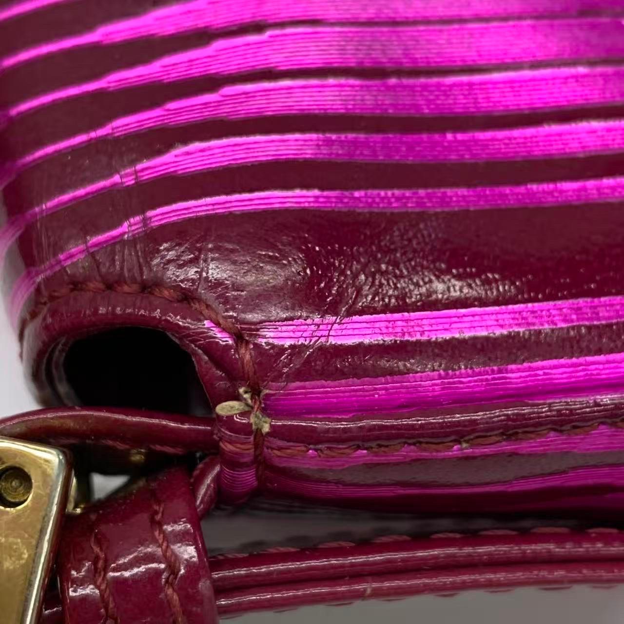 Fendi Baguette - Borsa a tracolla in vernice rosa a strisce con hardware dorato in vendita 8