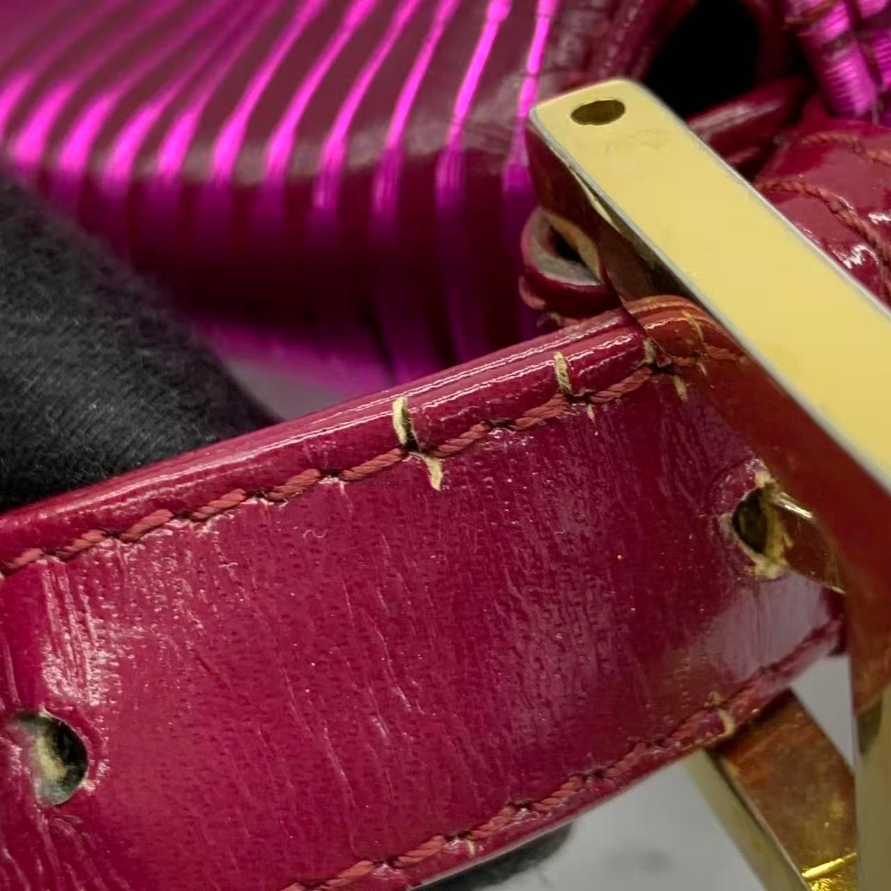 Fendi Baguette - Borsa a tracolla in vernice rosa a strisce con hardware dorato in vendita 10