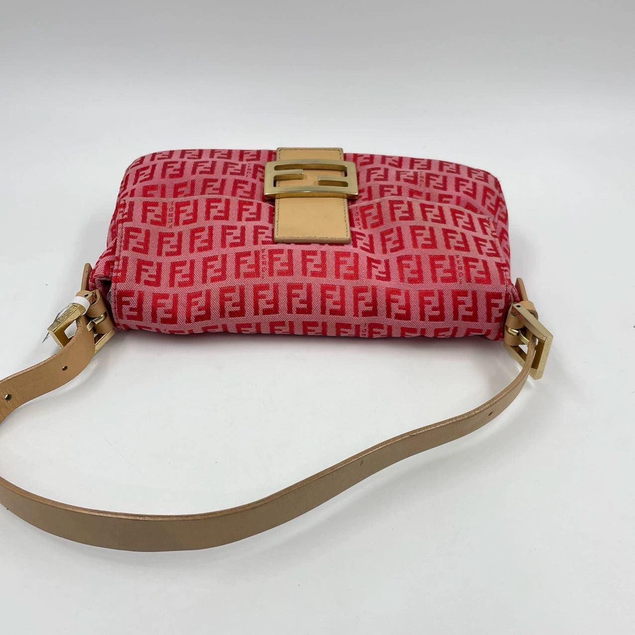 Fendi Baguette Pink Zucchino Monogram Shoulder Bag For Sale 2