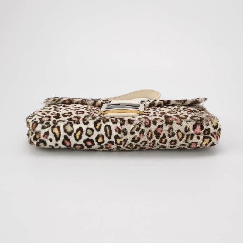 Fendi Baguette Pony-hair Calfskin Leather in leopard print white and Pink In Excellent Condition In AUBERVILLIERS, FR