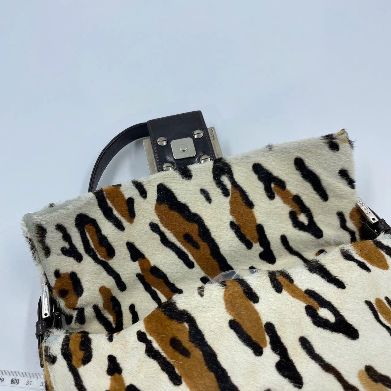 Fendi Baguette Pony hair in leopard print Brown For Sale 9