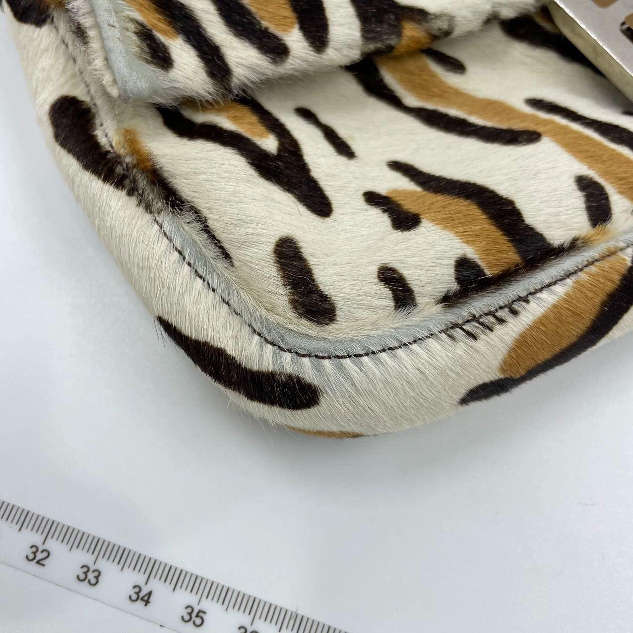 Fendi Baguette Pony hair in leopard print Brown For Sale 12