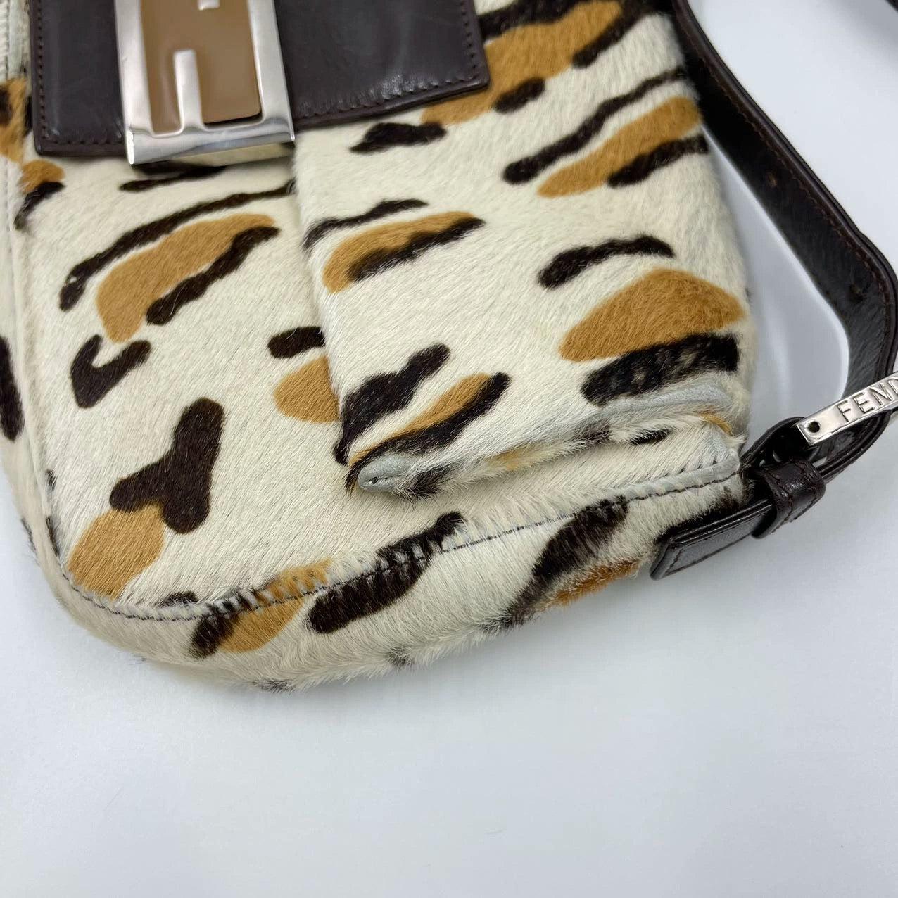 Fendi Baguette Pony hair in leopard print Brown For Sale 13