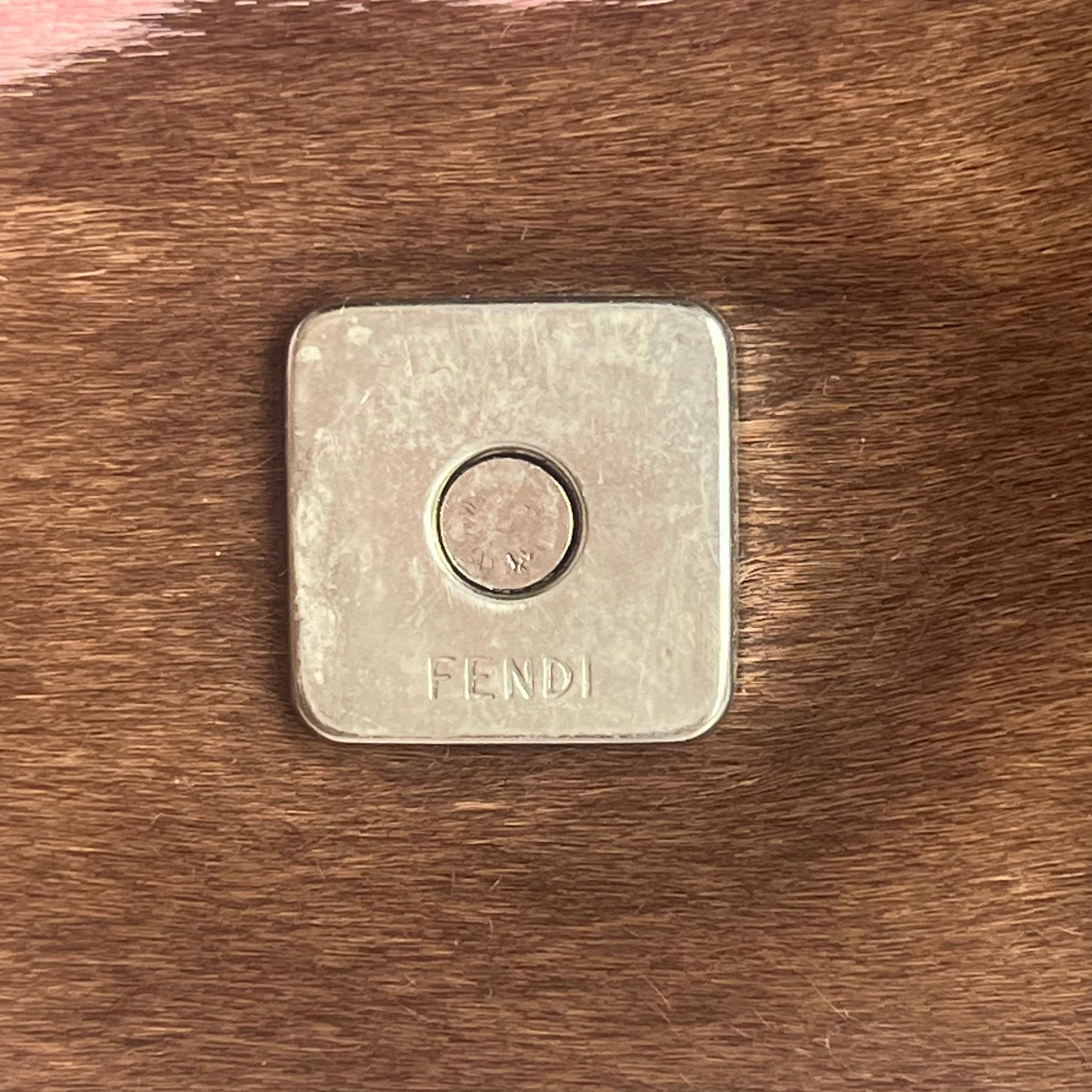 Fendi sac à bandoulière en cuir de veau style poney baguette rose imprimé vache en vente 5