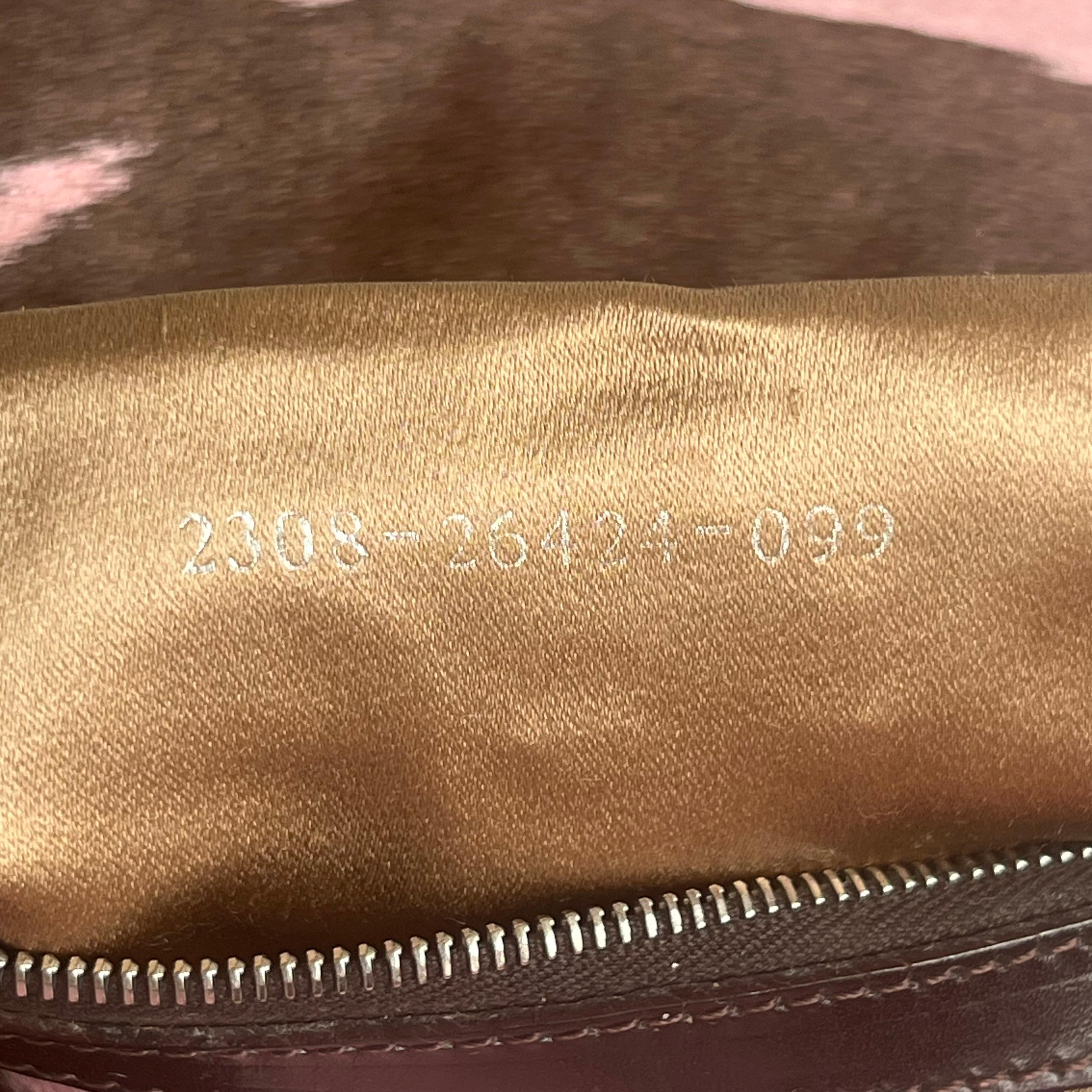 Fendi sac à bandoulière en cuir de veau style poney baguette rose imprimé vache en vente 8