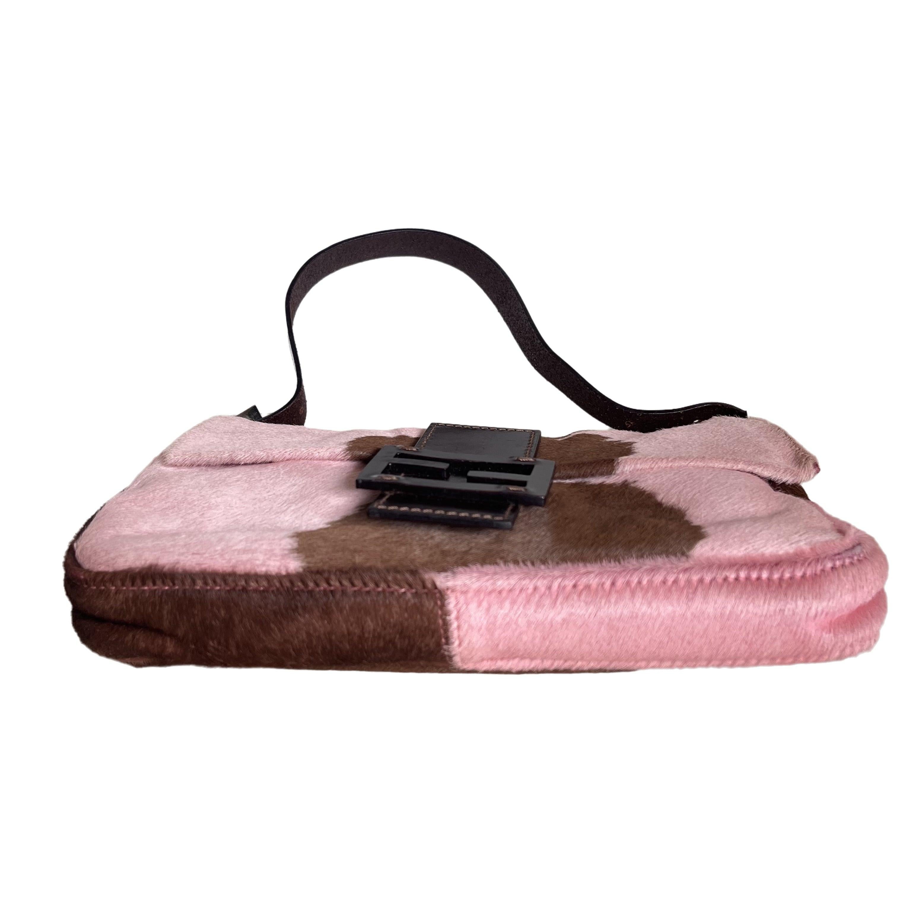 Fendi Baguette Pony-style Calfskin Leather Shoulder Bag in Pink Cow Print In Good Condition In AUBERVILLIERS, FR
