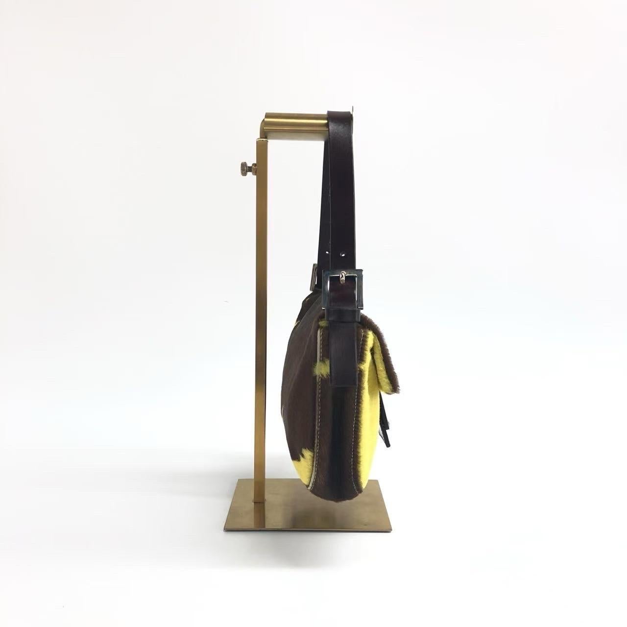 Black Fendi Baguette Pony-style Calfskin Leather Shoulder Bag in Yellow Cow Print For Sale