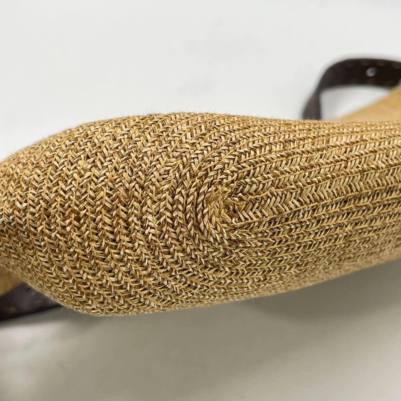 Fendi - Sac à bandoulière Baguette en raphia et cuir beige et Brown en vente 11