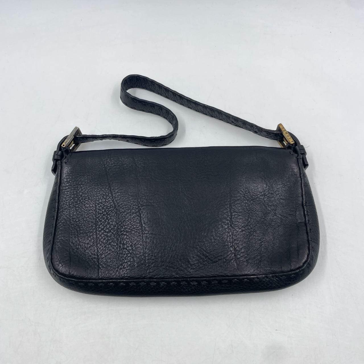 Fendi Baguette Selleria Calfskin Leather Redyed Black Shoulder Bag In Good Condition For Sale In AUBERVILLIERS, FR