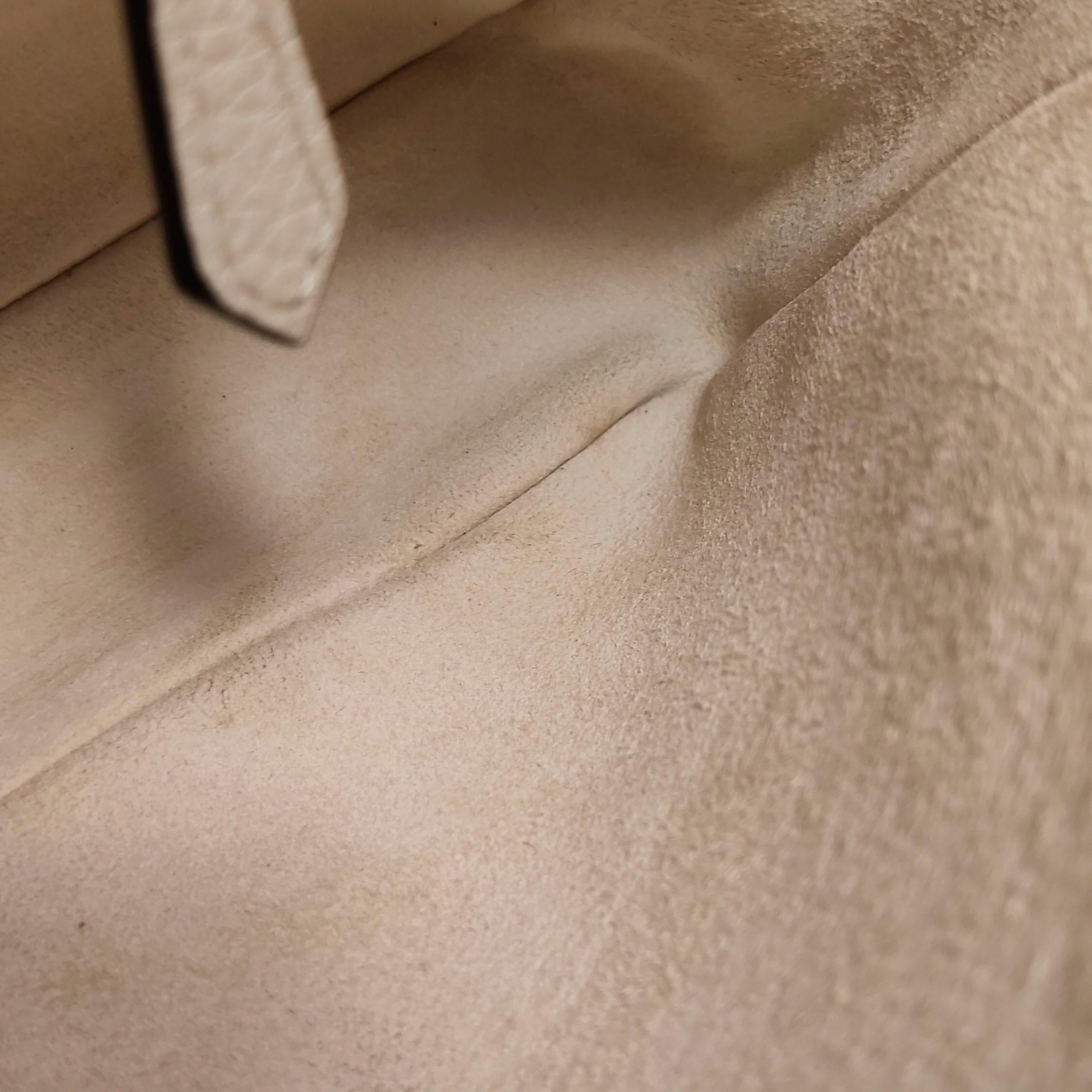 Fendi Baguette Selleria Medium Sac à bandoulière en cuir de veau blanc en vente 6