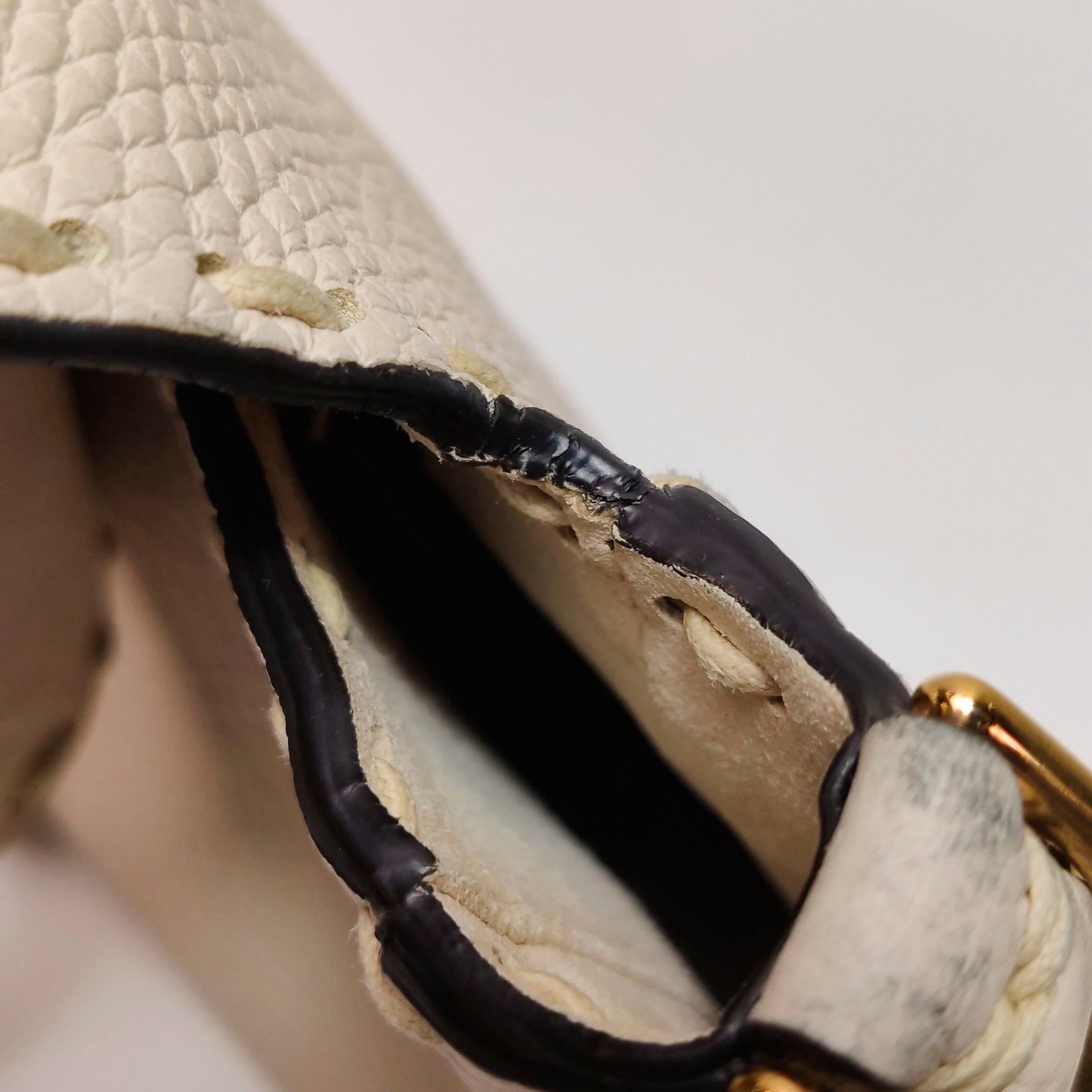 Fendi Baguette Selleria Medium Sac à bandoulière en cuir de veau blanc en vente 14