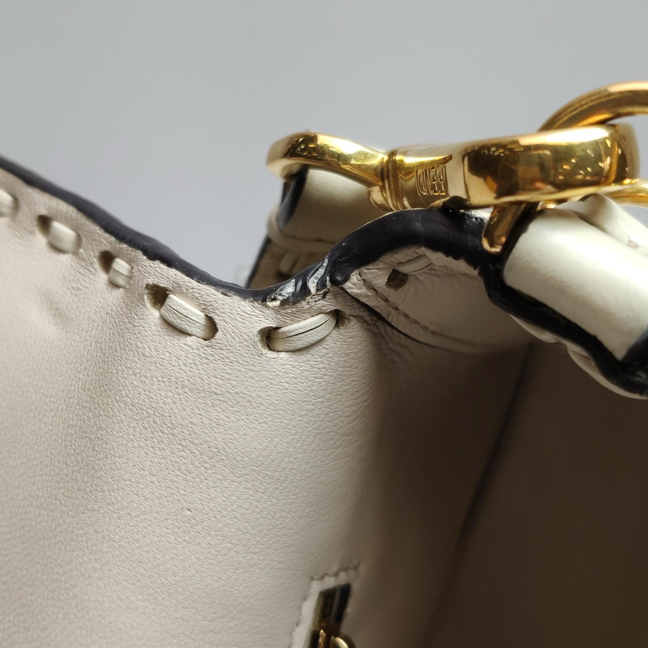 Fendi Baguette Selleria Medium Bianco Crema in pelle di vitello Borsa a tracolla Medium in vendita 12