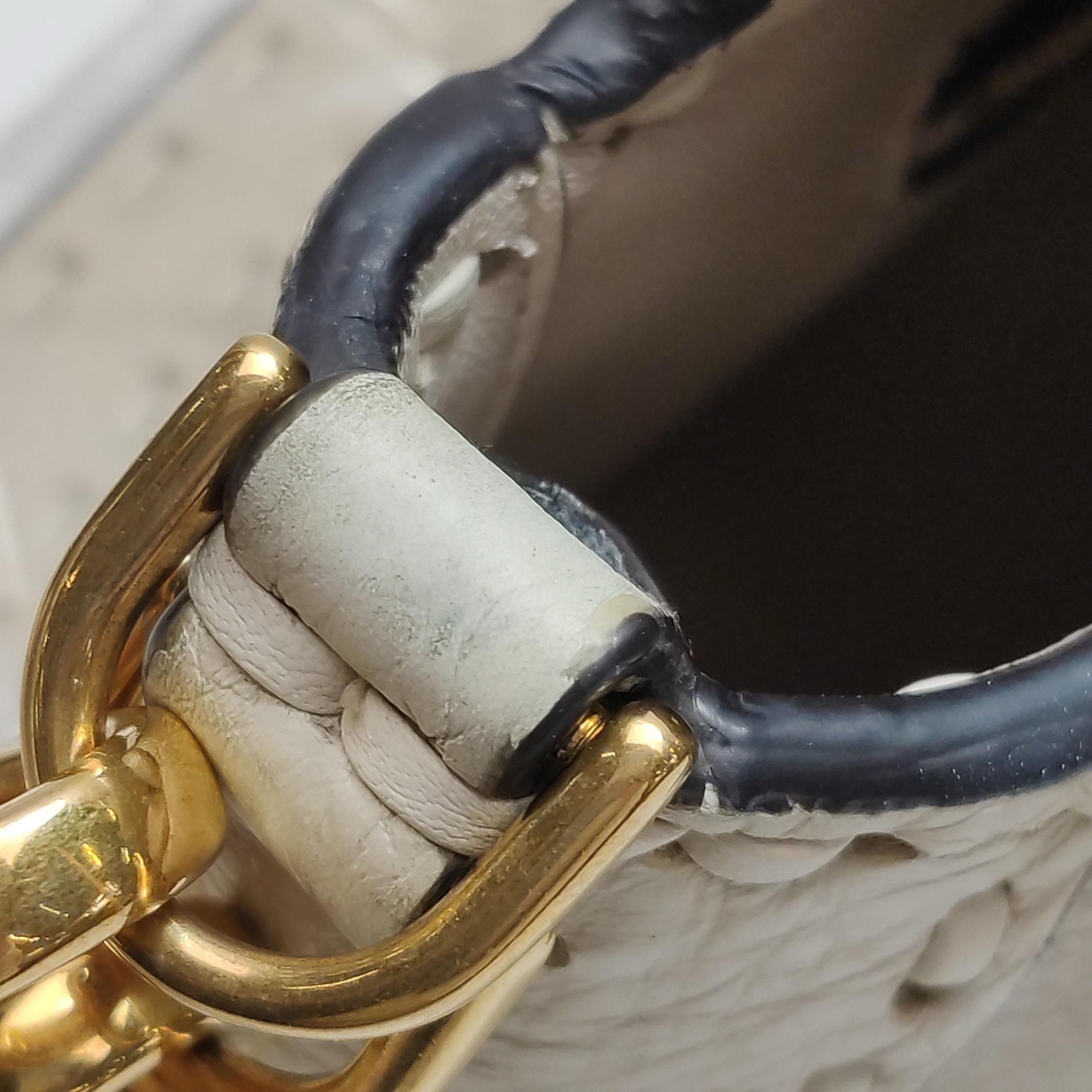 Fendi Baguette Selleria Medium Bianco Crema in pelle di vitello Borsa a tracolla Medium in vendita 13