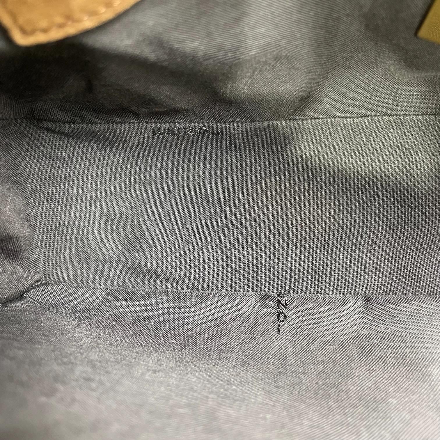 Fendi Baguette Selleria Suede Leather Crossbody Bag Medium Caramel Tan en vente 4