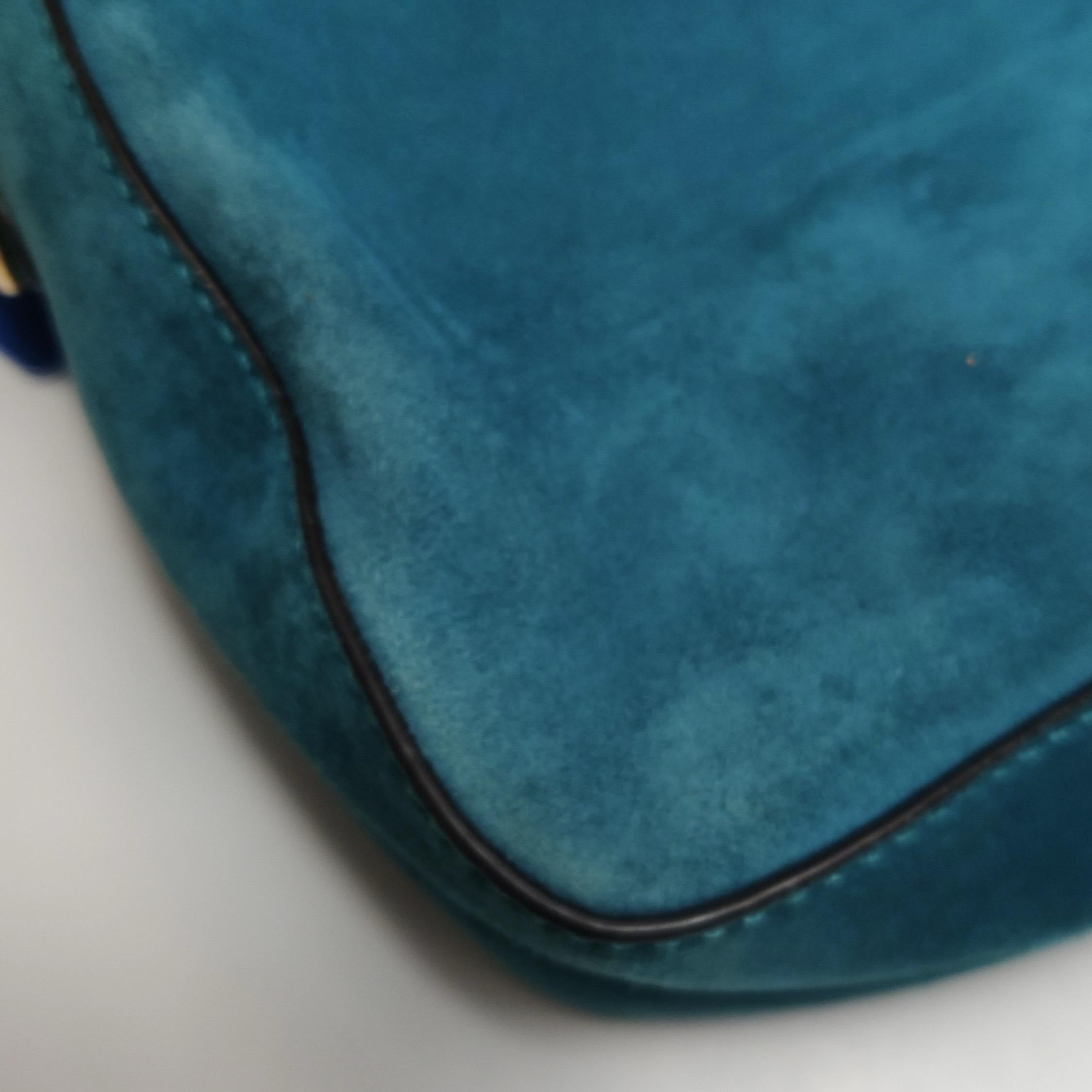 Fendi Baguette Selleria Sac à bandoulière en cuir daim Moyen Bleu sarcelle en vente 14