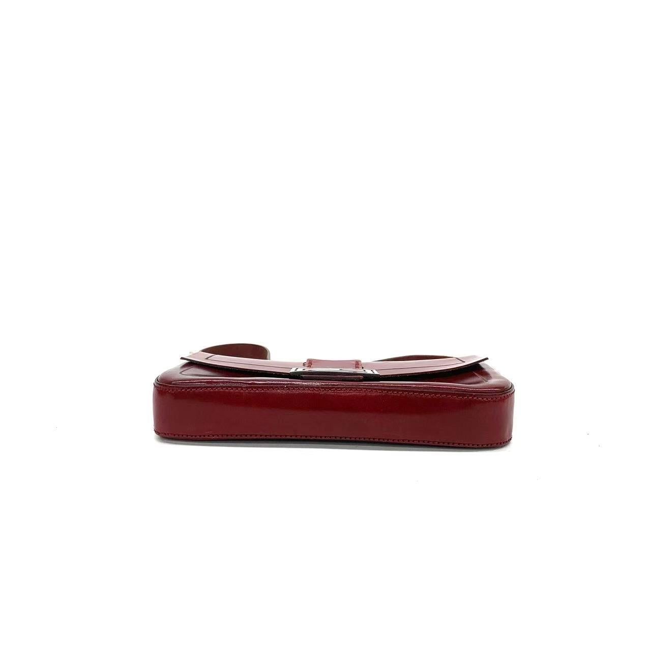 Donna Fendi Baguette - Borsa a tracolla in pelle di vitello rossa lucida in vendita