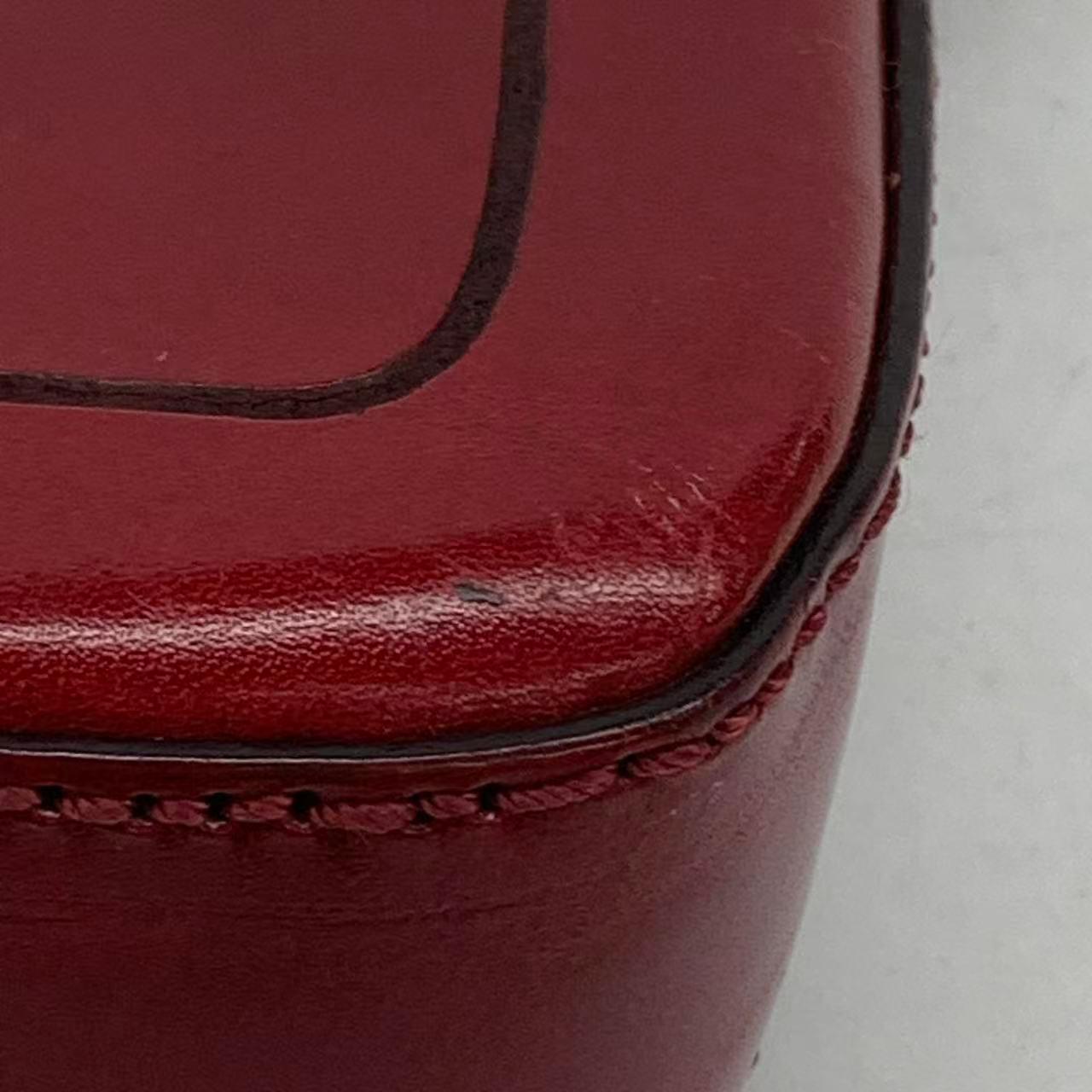 Fendi Baguette - Borsa a tracolla in pelle di vitello rossa lucida in vendita 1
