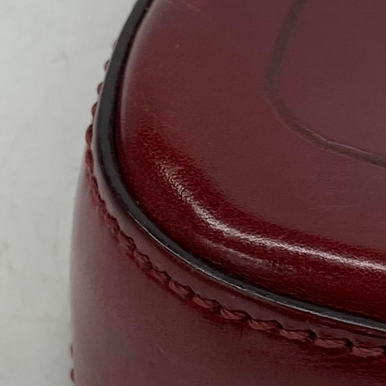 Fendi Baguette - Borsa a tracolla in pelle di vitello rossa lucida in vendita 4