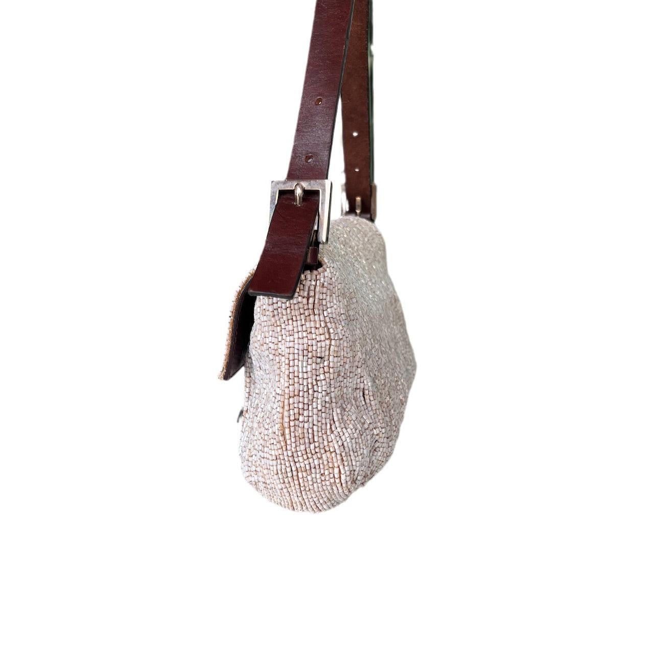 Fendi Baguette Shoulder bag with Cream Beads In Good Condition In AUBERVILLIERS, FR