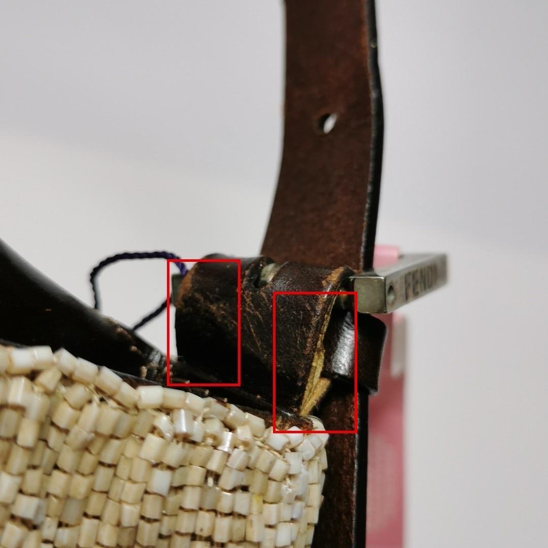 Borsa a tracolla Baguette di Fendi con perline glitterate beige in vendita 8