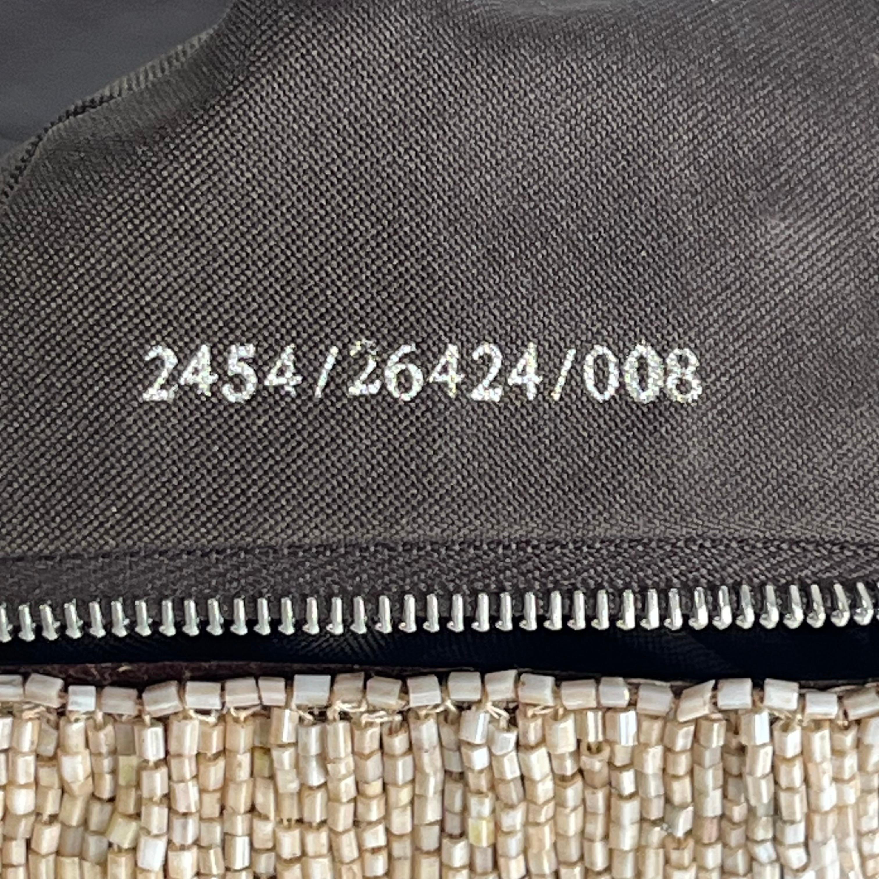 Borsa a tracolla Baguette di Fendi con perline glitterate beige in vendita 15