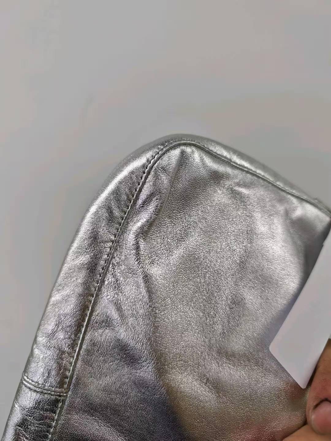 FENDI Baguette Silver Lambskin Leather Crystal Buckle Shoulder Bag For Sale 16
