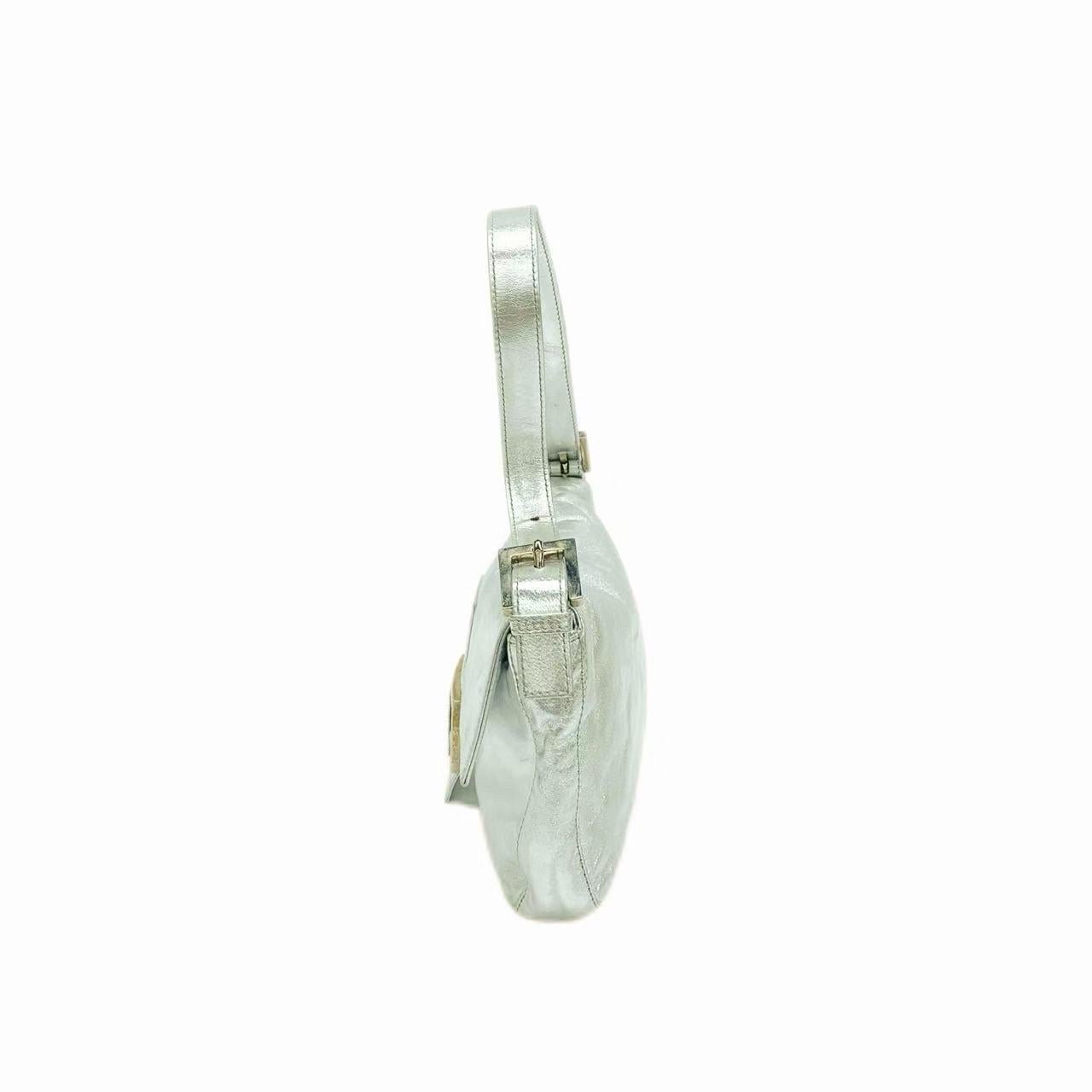 FENDI Baguette Silver Lambskin Leather Crystal Buckle Shoulder Bag For Sale 1